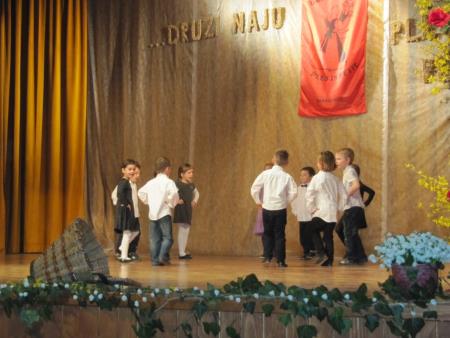 Prireditev Druži naju ples in petje posvečena dnevu žena 3